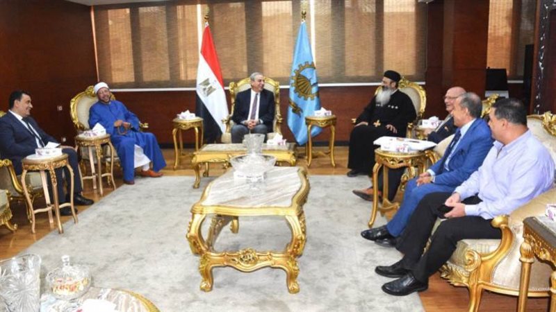 محافظ الغربية ووفد