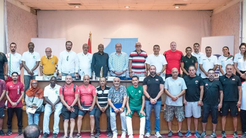 ياسر إدريس مع ضيوف