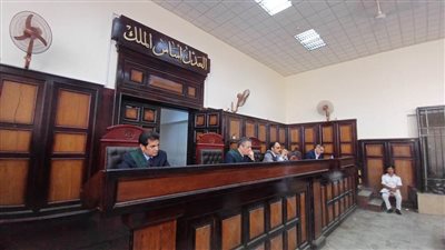 ذبحت زوجها وطعـنت نجلهما.. دفاع المتهمة للمحكمة: ابعثوا الأمل في أمل فهي الآن باكية نادمة