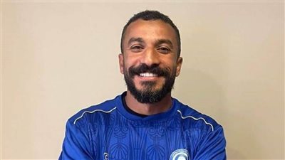 لاعب الزمالك الأسبق يبتلع لسانه خلال مباراة بين بورفؤاد والجمارك 