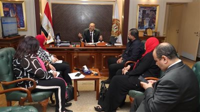 وزير العمل يستقبل شابًا صاحب تجربة رائدة في «المشروعات الصغيرة»