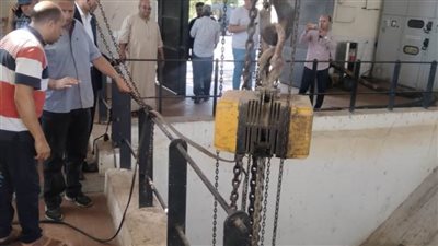 بالصور.. سكرتير مساعد البحيرة يتفقد محطات الصرف الصحي والزراعي بإيتاي البارود 