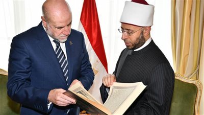 وزير الأوقاف يستقبل قاضي قضاة فلسطين 