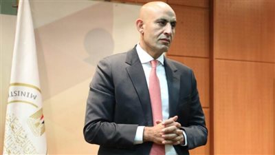 عبد اللطيف: الاستعانة بالمعلمين المحالين للمعاش وخريجي التربية لتخفيض العجز