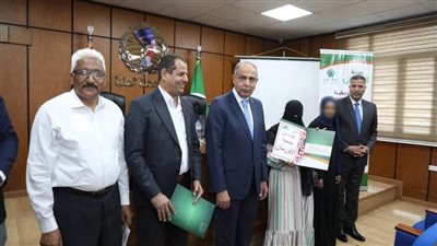 مساعدات مالية لـ 5 عرائس من الأسر الأكثر احتياجًا بالمنيا 