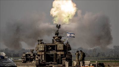 الجيش الإسرائيلي يقصف مواقع تابعة لحزب الله في لبنان