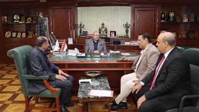 محافظ بني سويف يبحث مع مسؤولي قطاع البنك الزراعي التعاون في المجالات التنموية والخدمية