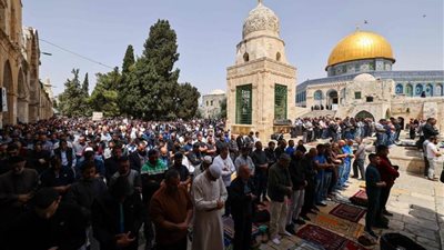 40 ألف فلسطيني يؤدون صلاة الجمعة في المسجد الأقصى