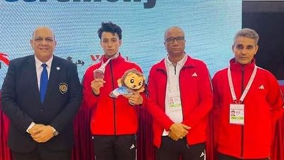 محافظ الشرقية يُهنئ الفائز بالميداليتين الذهبية والفضية ببطولة العالم للوشو كونغ فو