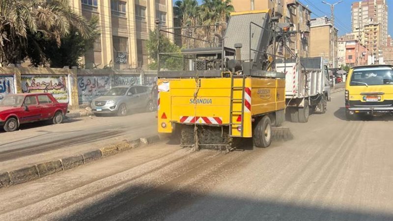 جانب من أعمال النظافة