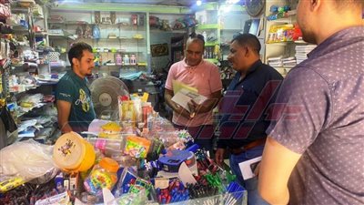 حملات مكبرة لرفع الإشغالات ومراجعة المحال التجارية بمختلف مراكز سوهاج