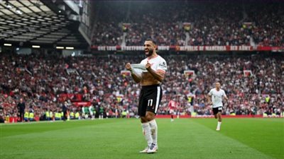 عاجل.. «صلاح» يحمل ليفربول إلى قمة البريميرليج بثلاثية نظيفة في شباك مانشستر يونايتد 
