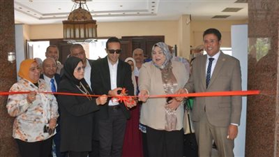 بالصور.. نائب محافظ البحيرة يفتتح معرض كاريكاتير 