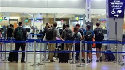 إضراب في مطار بن جوريون وإغلاق طرق بتل أبيب مطالبين بإبرام صفقة الرهائن