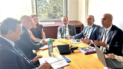 عبداللطيف يبحث مع اليونسكو تطوير مهارات المعلمين 