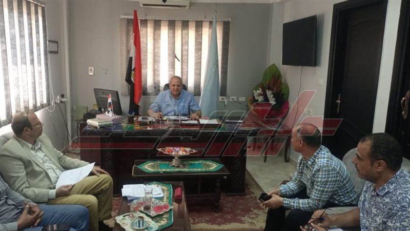 خلال الاجتماع