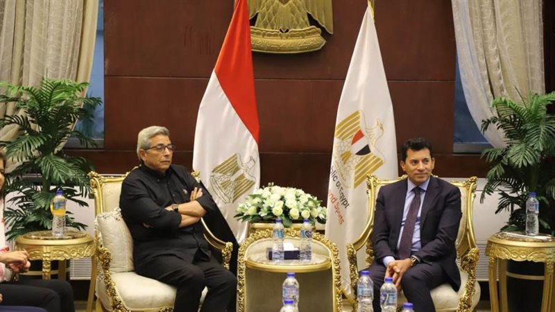 د. أشرف صبحى والإعلامي