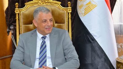 محافظ الإسماعيلية يناقش آليات الحفاظ على الأراضي الزراعية ومنع التعدي عليها وتفعيل دور الجمعيات الزراعية 