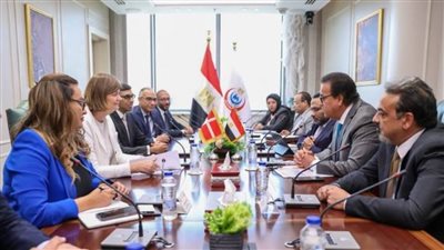 وزير الصحة يبحث تعزيز التعاون مع وفد شركة أدوية بالدنمارك