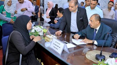 محافظ سوهاج يوجه بإزالة تعدي سور بطول 90 مترا على أحد الشوارع الرئيسية بطهطا