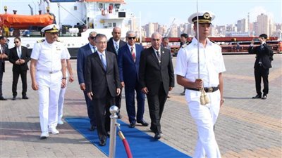 سفير اليابان يزور سفينة التدريب عايدة 4.. ويؤكد حرص بلاده على التعاون مع الدول الأفريقية