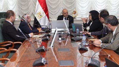 وزير العمل يلتقي وفدًا من مؤسسة للتنمية المستدامة 