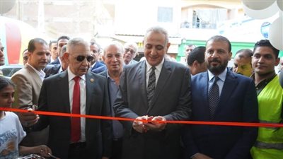 بالصور.. محافظ الغربية يفتتح معرض 
