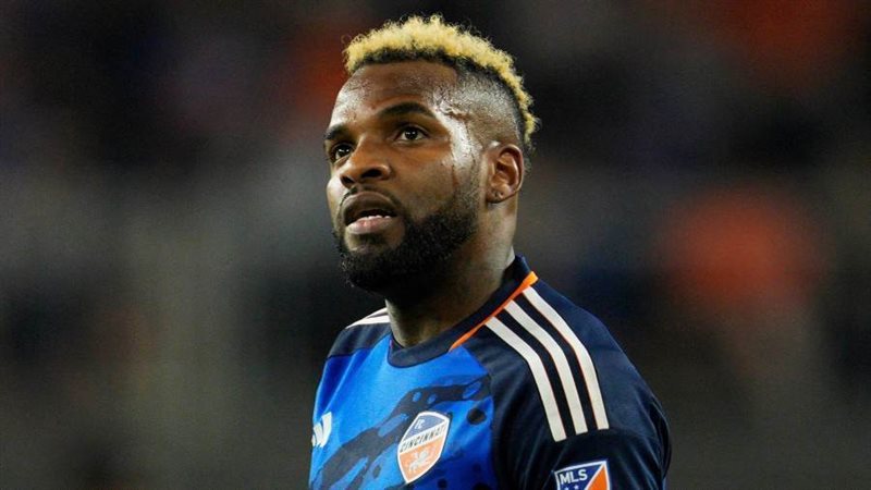 أرون بوييندزا