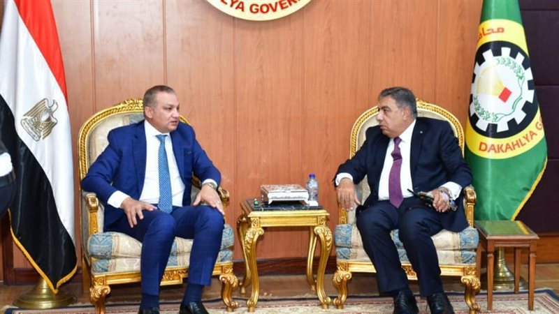 لقاء المحافظ ومدير