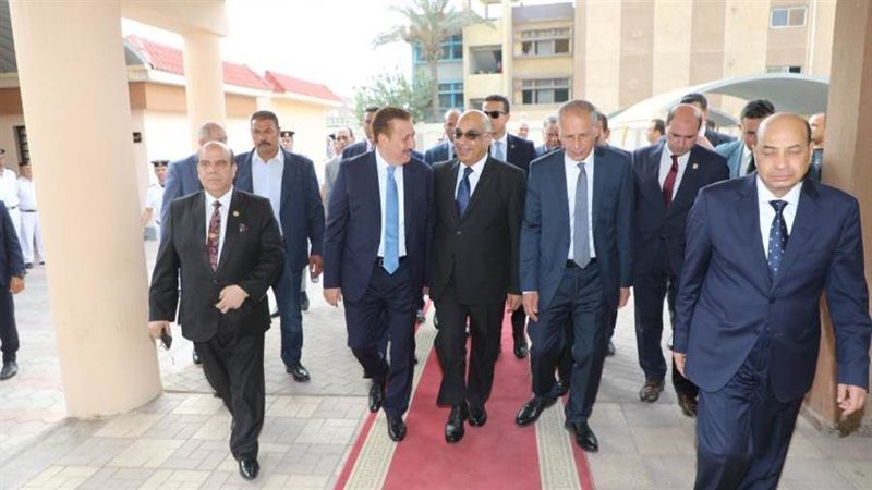 محافظ المنوفية ووزير