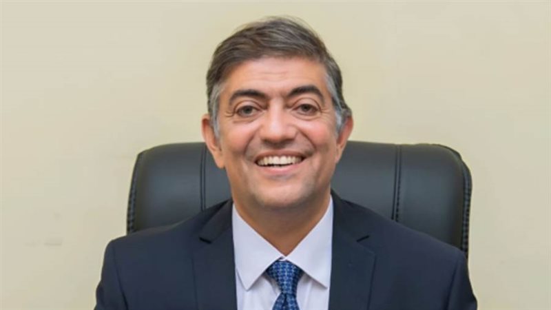 هشام عبد العزيز رئيس