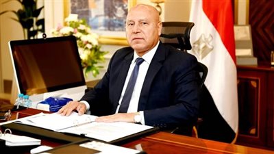 وزير الصناعة يبحث مع محافظ بنى سويف التحديات التي تواجه المستثمرين بكوم أبو راضى وبياض العرب