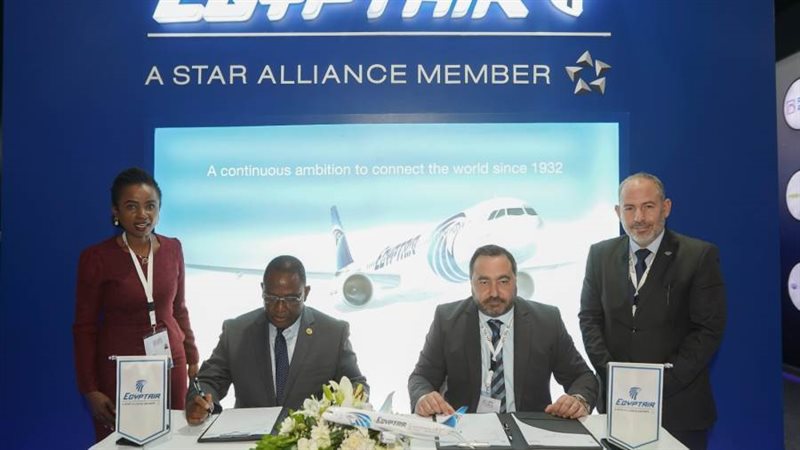 خلال توقيع مراسم