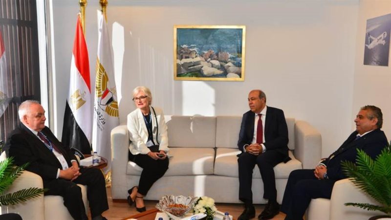 وزير الطيران مجموعه