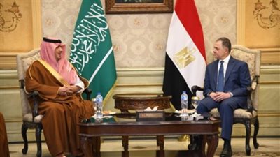 وزير الداخلية يستقبل نظيره السعودي في زيارة رسمية للبلاد 
