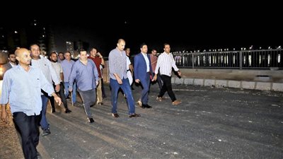 محافظ سوهاج يتفقد أعمال الرصف بشارع ترعة باجا والكورنيش الغربي