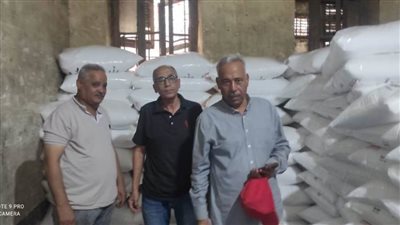 وكيل زراعة سوهاج يتابع صرف الأسمدة بعدد من الجمعيات الزراعية