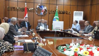 محافظ المنيا يترأس أعمال اللجنة التنفيذية لدراسة المشروعات المتقدمة للمبادرة الوطنية للمشروعات الخضراء الذكية