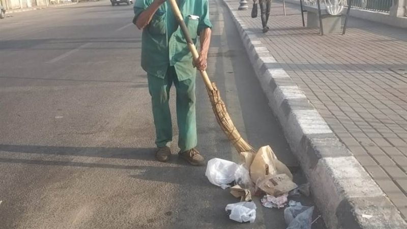 جانب من أعمال النظافة