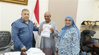 شاهد.. تسليم نموذجي 7 و8 لعدد من المواطنين بمركزي حوش عيسى وأبو حمص 