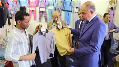 بتخفيضات تصل إلى 30٪.. محافظ المنيا يفتتح معرض أهلا مدارس