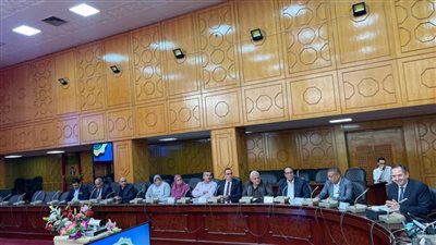 محافظ الإسماعيلية ومساعد وزير التربية والتعليم يناقشان استعدادات العام الدراسي الجديد