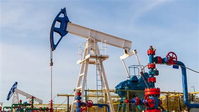  النفط يستقر وسط اضطراب الإمدادات .. بسبب العاصفة فرنسين