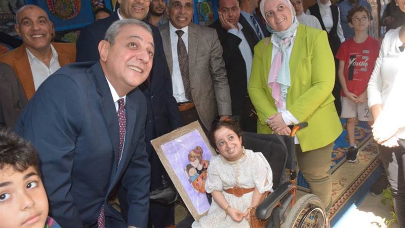 محافظ الغربية خلال