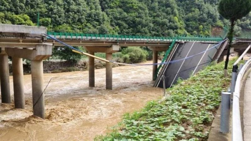 انهيار جسر في فيتنام