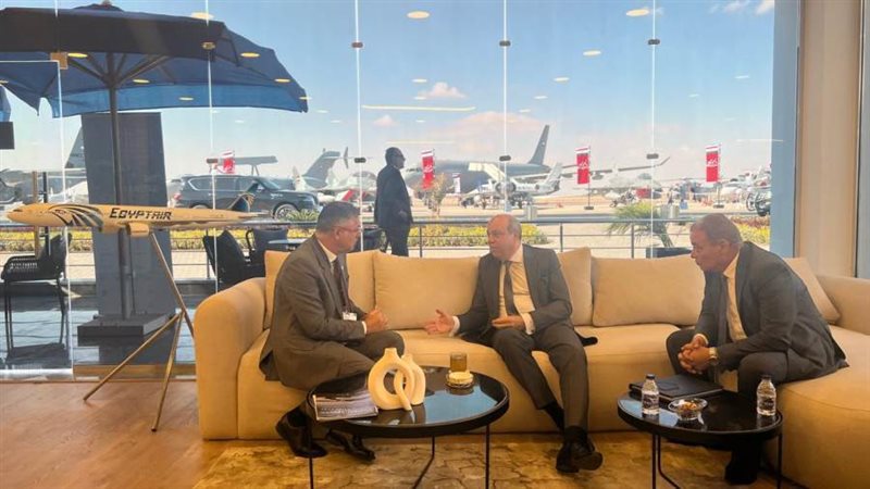 ووزير الطيران ورئيس