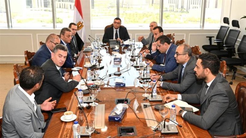 وزيرالإسكان يتابع