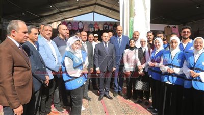 كفر الشيخ توزع 4000 قطعة ملابس للطلاب الأولىٰ بالرعاية مجانًا