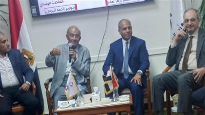 وزير العمل الأسبق: يجب عمل مفاوضات جماعية ثلاثية سنويا حول الأجور والإجازات وعدد ساعات العمل