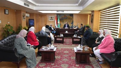 محافظ الفيوم يتابع أعمال تقييم المبادرة الوطنية للمشروعات  الخضراء الذكية 